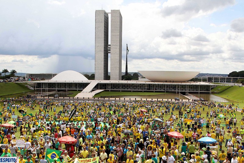 manifestação esplanada grande